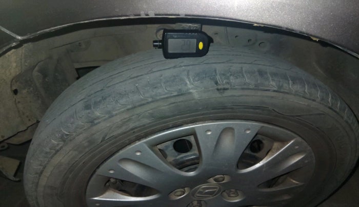 2014 Honda Brio S MT, CNG, Manual, 1,16,344 km, tyre