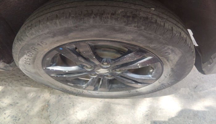 2019 Maruti Vitara Brezza ZDI PLUS AT DUAL TONE, Diesel, Automatic, 60,206 km, tyre