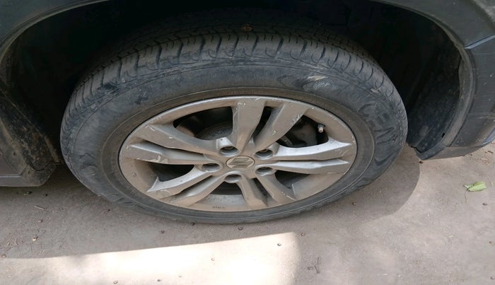 2017 Maruti Vitara Brezza VDI (O), Diesel, Manual, 1,06,162 km, tyre