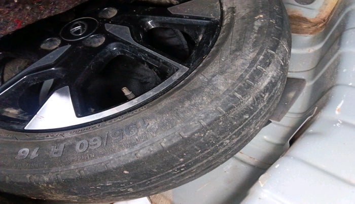 2023 Tata PUNCH CREATIVE  MT, Petrol, Manual, 39,263 km, tyre