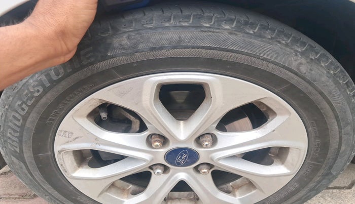2016 Ford Figo Aspire TITANIUM 1.2 PETROL, Petrol, Manual, 1,24,734 km, tyre