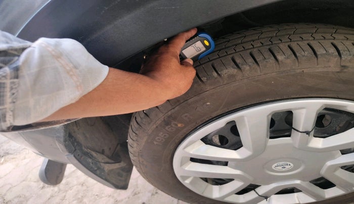 2024 Tata NEXON PURE SUNROOF 1.2 PETROL, Petrol, Manual, 34,717 km, tyre