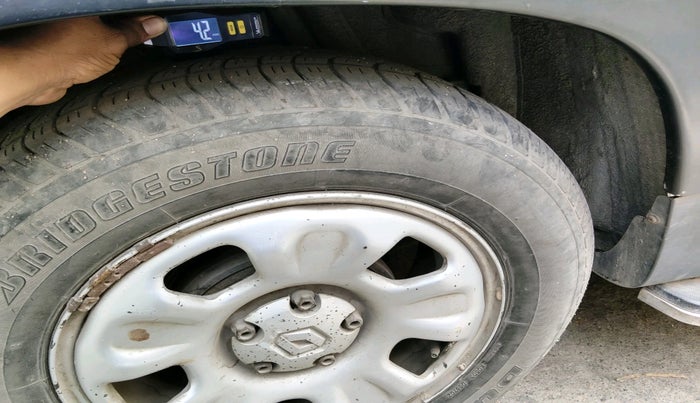 2014 Renault Duster RXL PETROL, CNG, Manual, 72,777 km, tyre