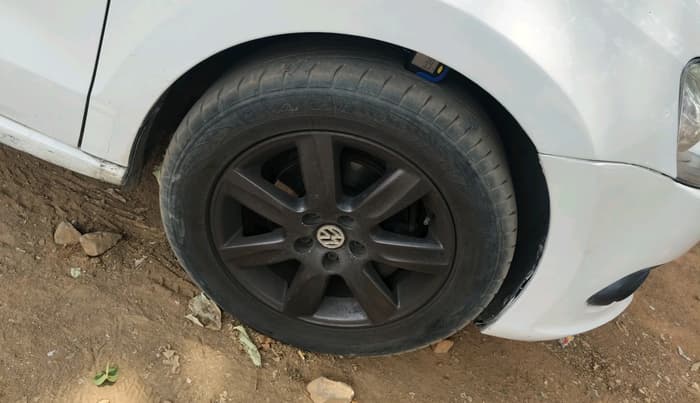 2011 Volkswagen Vento HIGHLINE DIESEL 1.6, Diesel, Manual, 1,06,141 km, tyre