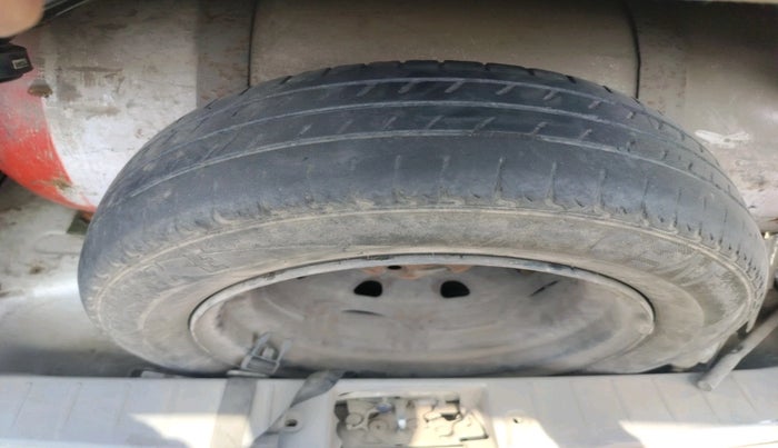 2011 Maruti Alto K10 VXI, CNG, Manual, 1,82,768 km, tyre