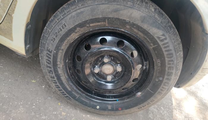 2010 Maruti Swift VXI, Petrol, Manual, 33,519 km, tyre