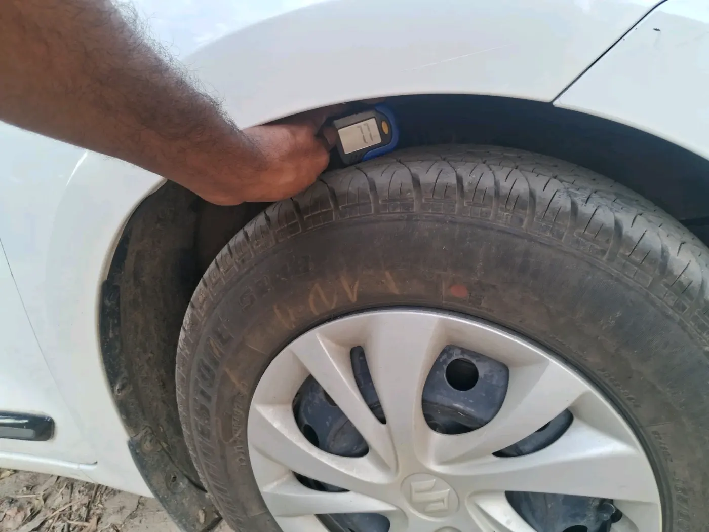 2019 Maruti Swift VXI, CNG, Manual, 1,05,218 km, tyre