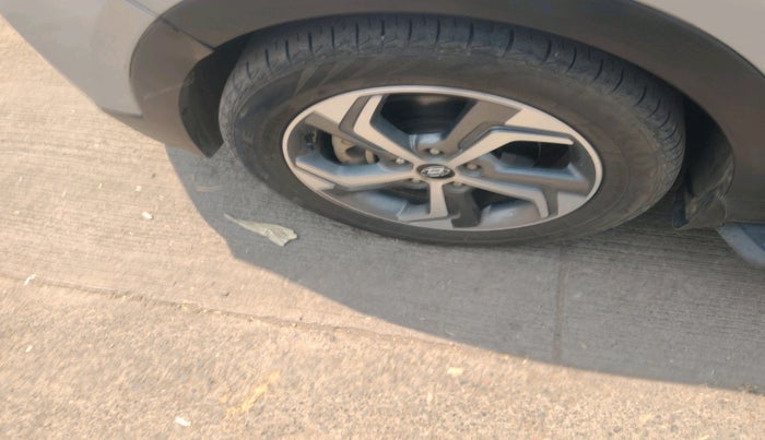 2018 Hyundai Creta SX (O) 1.6 PETROL, Petrol, Manual, 1,43,336 km, tyre