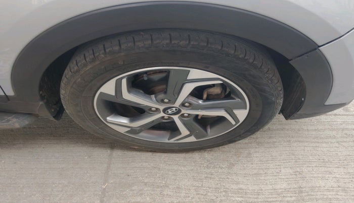 2018 Hyundai Creta SX (O) 1.6 PETROL, Petrol, Manual, 1,43,336 km, tyre