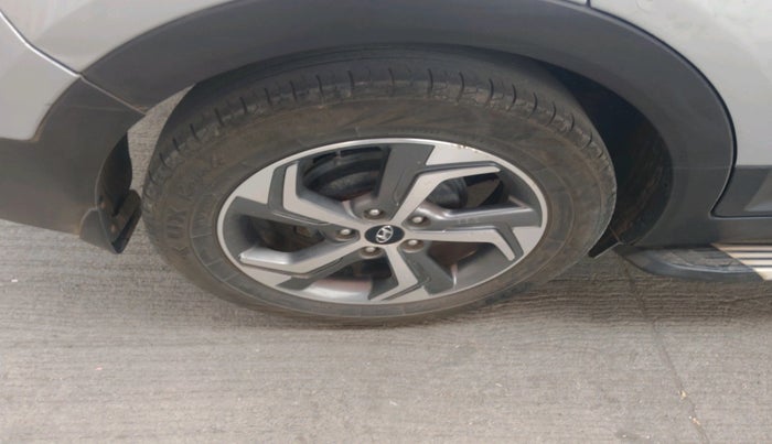 2018 Hyundai Creta SX (O) 1.6 PETROL, Petrol, Manual, 1,43,336 km, tyre