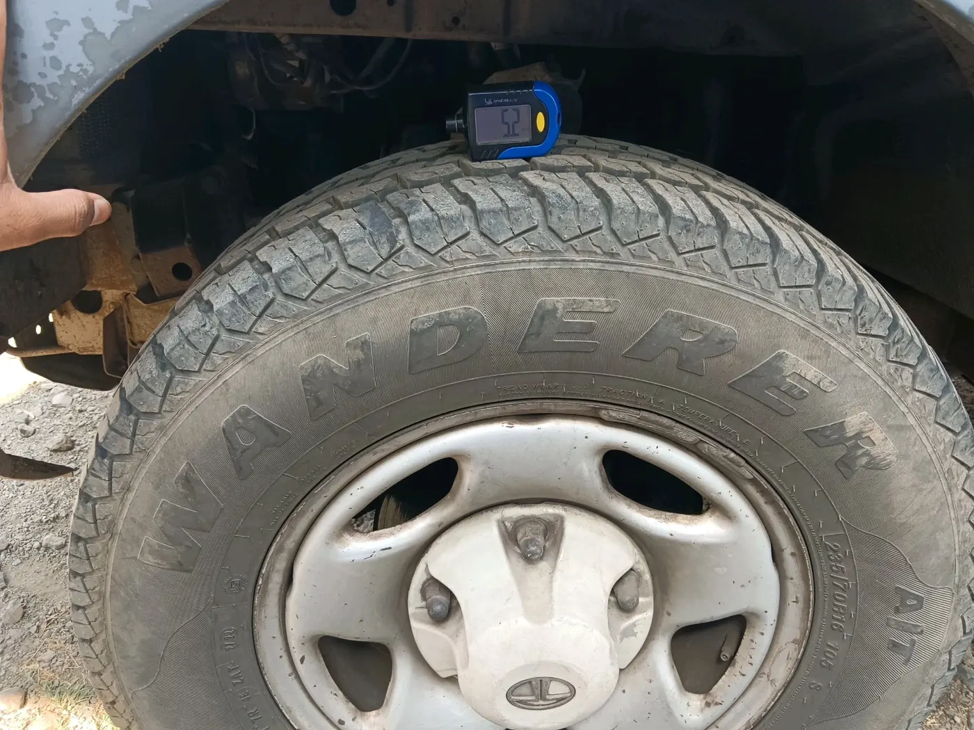 2006 Tata Safari 4X2 LX DICOR, Diesel, Manual, 1,95,110 km, tyre