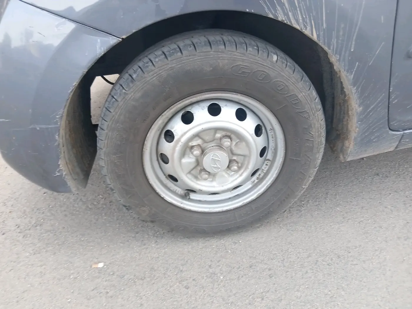 2015 Hyundai Eon ERA +, Petrol, Manual, 56,552 km, tyre