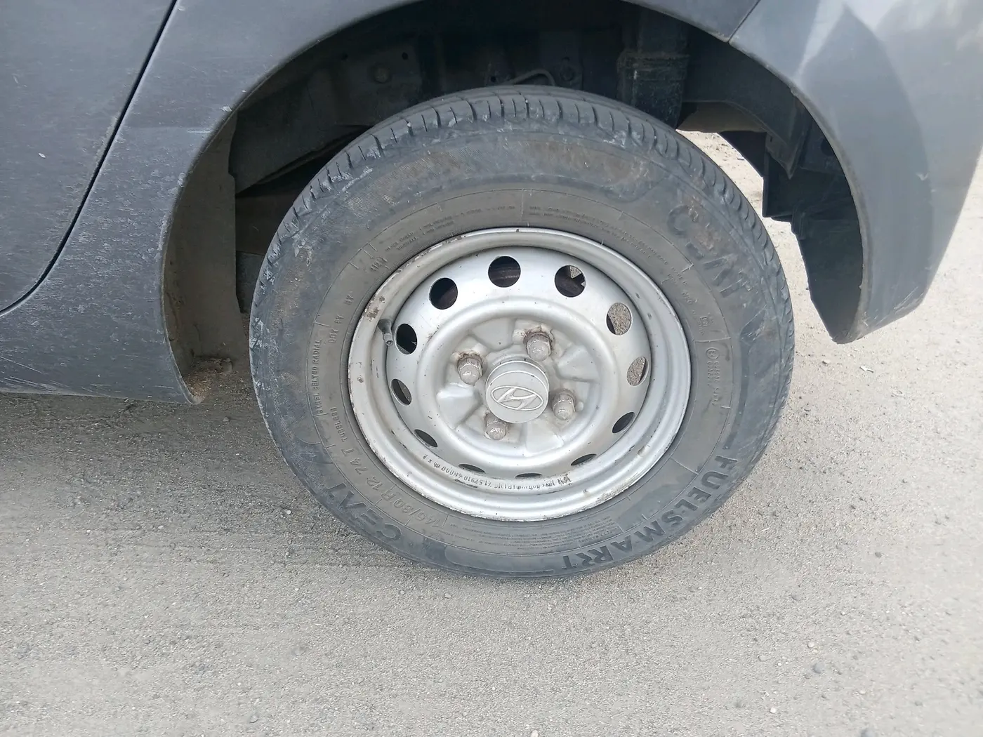 2015 Hyundai Eon ERA +, Petrol, Manual, 56,552 km, tyre