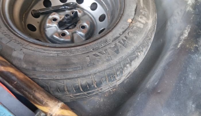 2015 Hyundai Eon ERA +, Petrol, Manual, 56,552 km, tyre