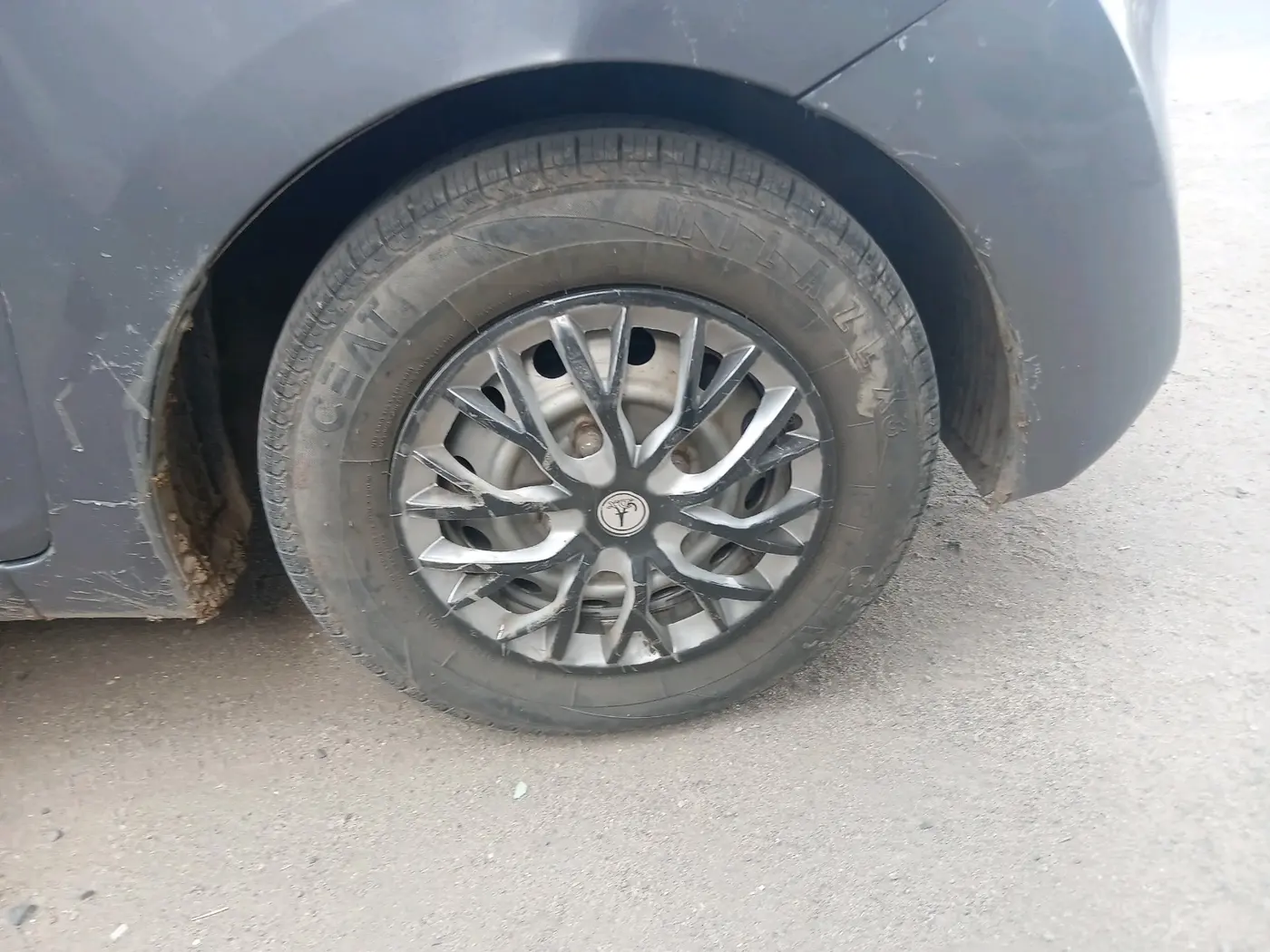 2015 Hyundai Eon ERA +, Petrol, Manual, 56,552 km, tyre