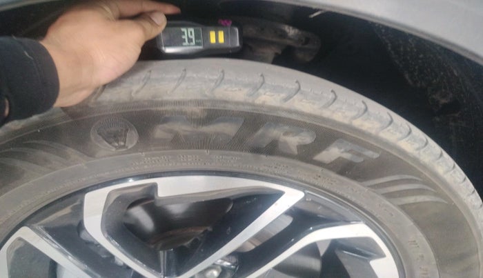 2022 KIA CARENS LUXURY PLUS 1.4 PETROL DCT 7 STR, Petrol, Automatic, 40,797 km, tyre