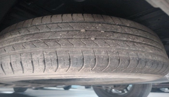 2022 KIA CARENS LUXURY PLUS 1.4 PETROL DCT 7 STR, Petrol, Automatic, 40,797 km, tyre