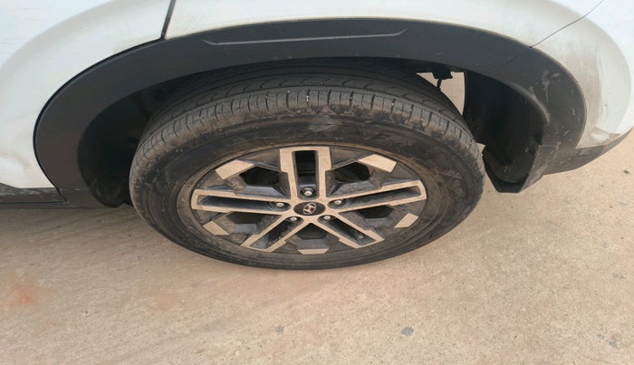 2023 Hyundai VENUE S(O) 1.2, Petrol, Manual, 76,218 km, tyre