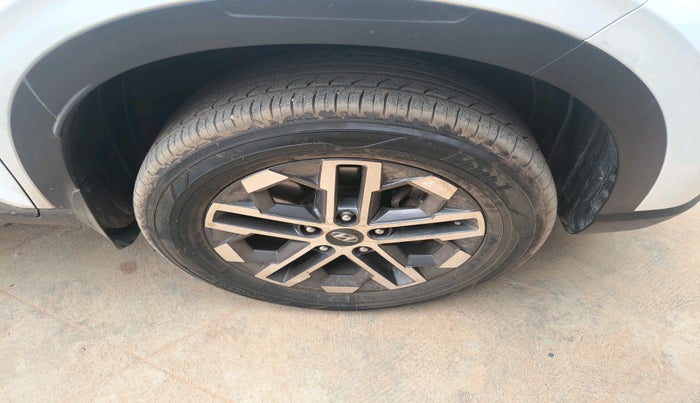 2023 Hyundai VENUE S(O) 1.2, Petrol, Manual, 76,218 km, tyre