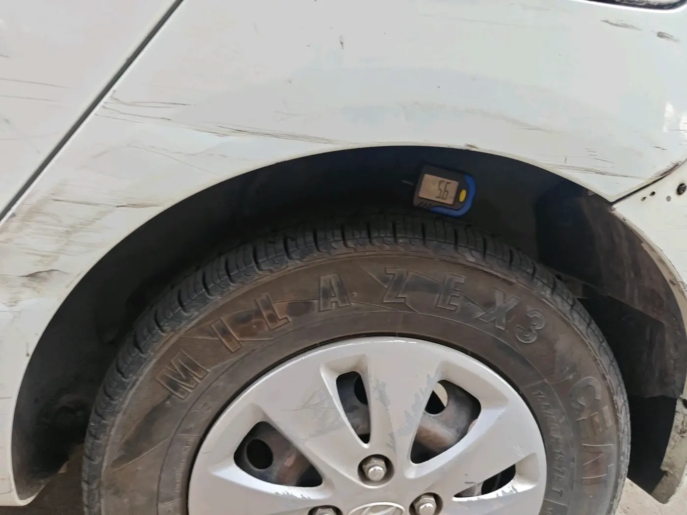 2012 Hyundai i10 SPORTZ 1.2, Petrol, Manual, 75,007 km, tyre