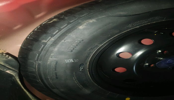 2021 Maruti Swift VXI AMT, Petrol, Automatic, 26,637 km, tyre