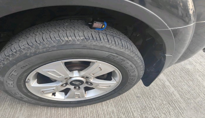 2014 Mahindra XUV500 W8, Diesel, Manual, 1,26,048 km, tyre