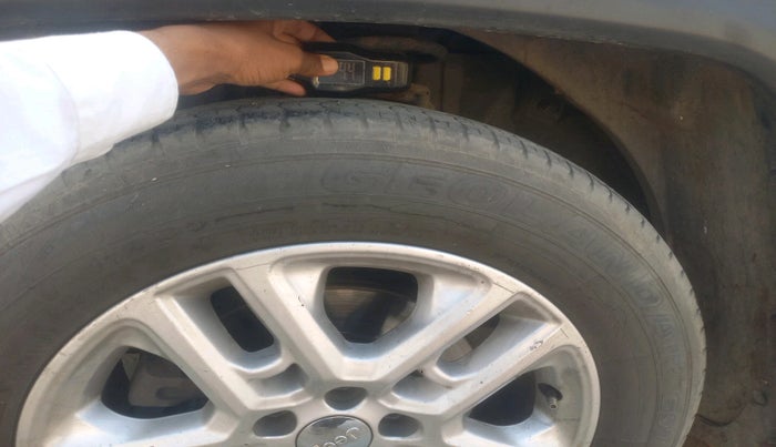 2018 Jeep Compass LIMITED (O) 2.0 DIESEL, Diesel, Manual, 1,69,432 km, tyre