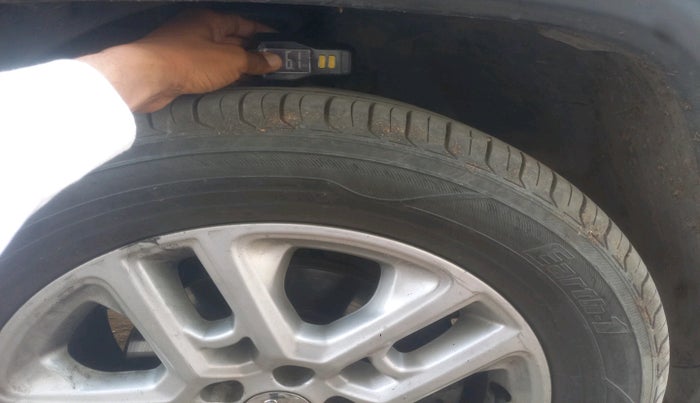 2018 Jeep Compass LIMITED (O) 2.0 DIESEL, Diesel, Manual, 1,69,432 km, tyre