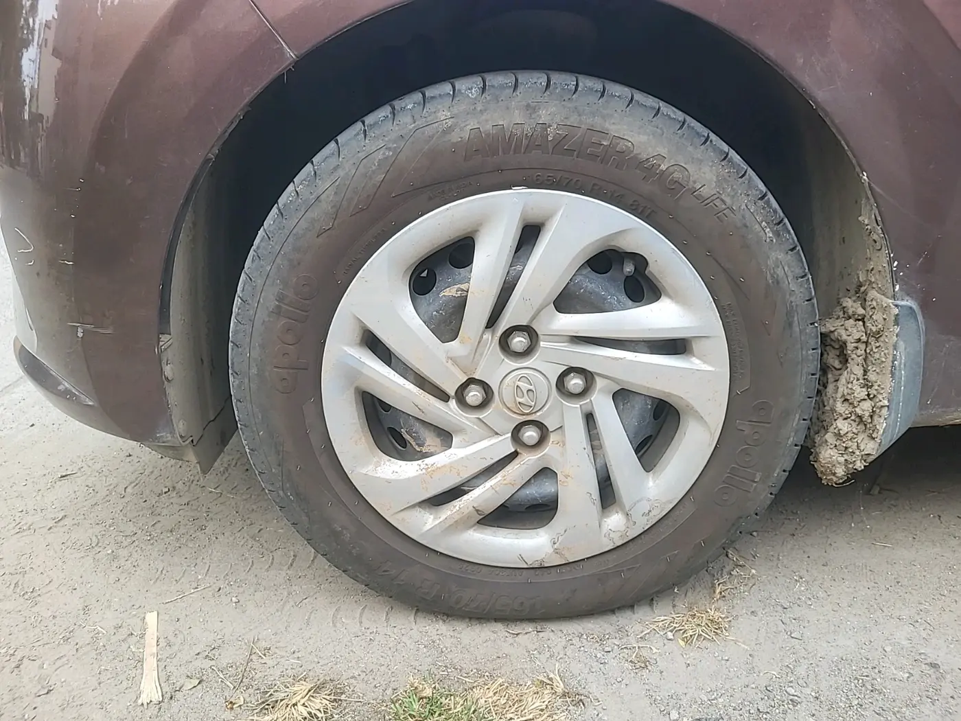 2021 Hyundai AURA S 1.2, Petrol, Manual, 1,04,867 km, tyre
