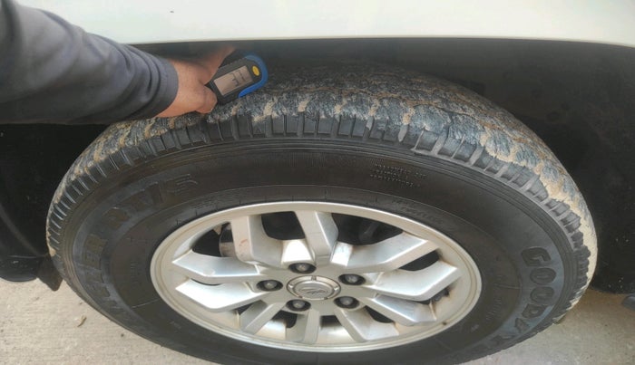 2016 Mahindra TUV300 T8, Diesel, Manual, 1,51,716 km, tyre