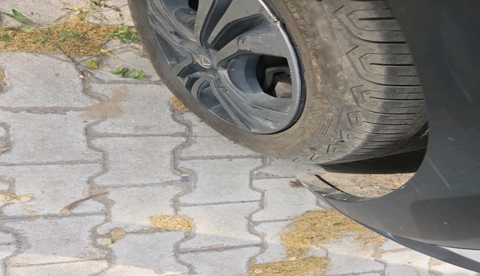 2018 Tata TIAGO NRG PETROL, CNG, Manual, 96,395 km, tyre