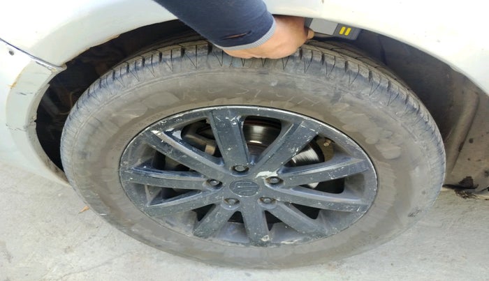 2011 Maruti SX4 ZDI, Diesel, Manual, 1,55,817 km, tyre