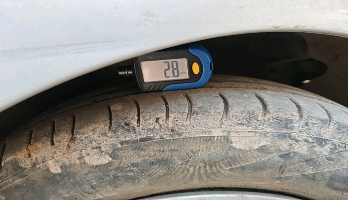 2011 Hyundai i10 MAGNA 1.2, Petrol, Manual, 39,776 km, tyre