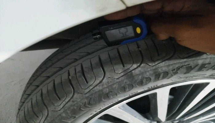 2025 Honda Amaze ZX 1.2 Petrol CVT, Petrol, Automatic, 12,969 km, tyre