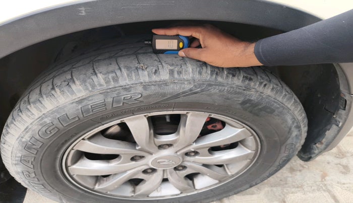 2017 Mahindra XUV500 W10, Diesel, Manual, 49,426 km, tyre