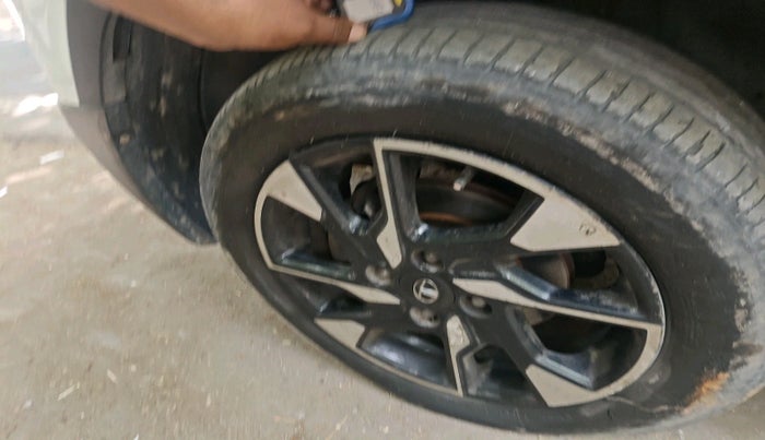 2023 Tata PUNCH ACCOMPLISHED DAZZLE SUNROOF CNG MT, CNG, Manual, 79,046 km, tyre