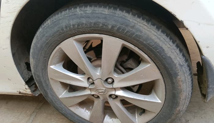 2011 Hyundai Verna FLUIDIC 1.6 CRDI SX, Diesel, Manual, 1,16,074 km, tyre