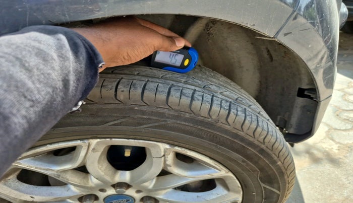 2016 Ford Ecosport TITANIUM 1.5L DIESEL, Diesel, Manual, 1,60,818 km, tyre