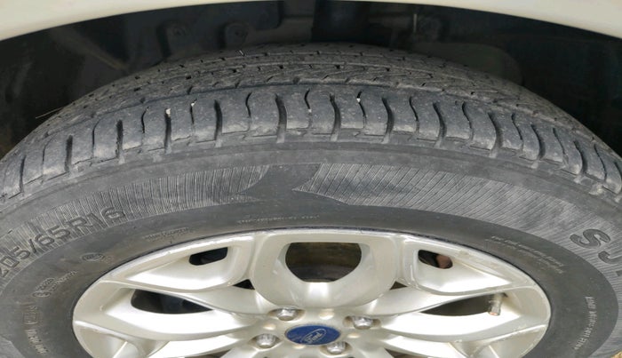 2017 Ford Ecosport TITANIUM+ 1.5L DIESEL, Diesel, Manual, 1,55,345 km, tyre