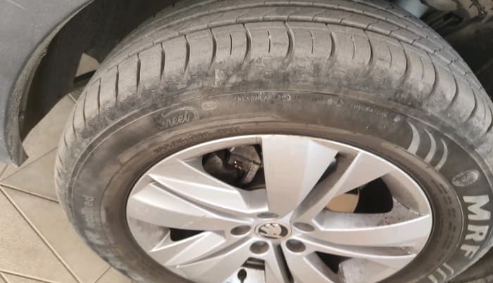 2023 Skoda SLAVIA AMBITION 1.0L TSI AT, Petrol, Automatic, 29,151 km, tyre