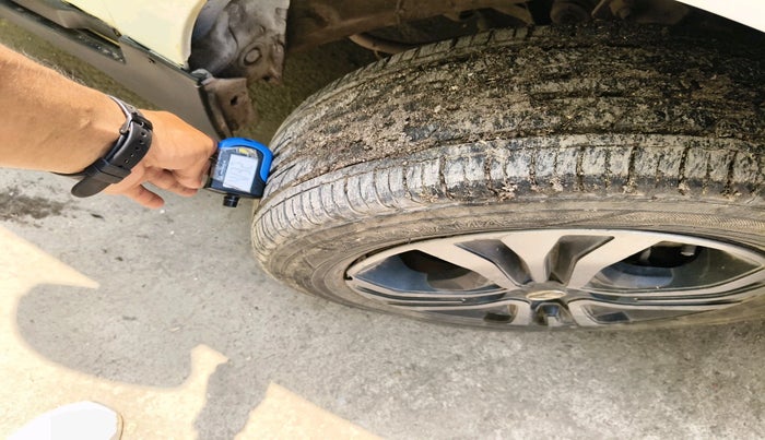 2018 Tata TIAGO NRG PETROL, Petrol, Manual, 74,098 km, tyre