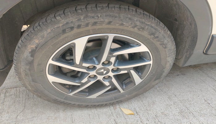 2023 Mahindra XUV300 W8 (O) 1.2 PETROL AMT, Petrol, Automatic, 26,202 km, tyre