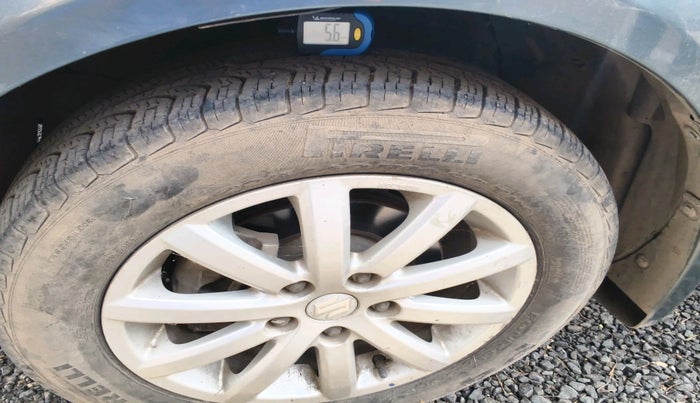 2010 Maruti SX4 ZXI, CNG, Manual, 1,07,876 km, tyre