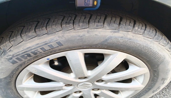 2010 Maruti SX4 ZXI, CNG, Manual, 1,07,876 km, tyre