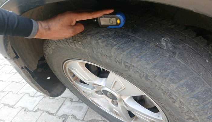 2011 Mahindra XUV500 W8, Diesel, Manual, 1,51,076 km, tyre