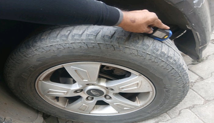 2011 Mahindra XUV500 W8, Diesel, Manual, 1,51,076 km, tyre