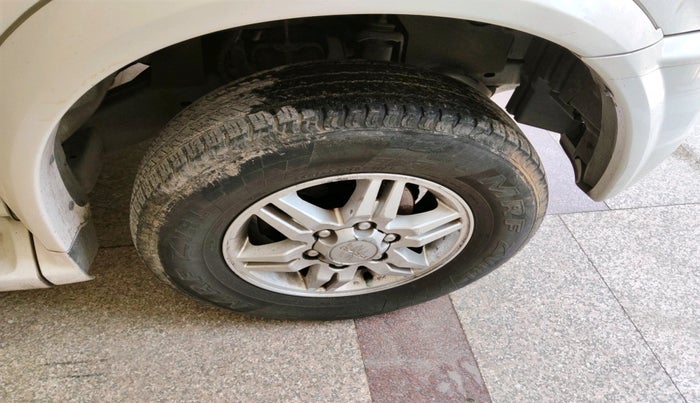 2014 ISUZU MU-7 4x2 MT, Diesel, Manual, 1,78,490 km, tyre