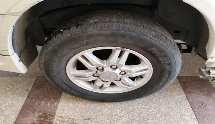 2014 ISUZU MU-7 4x2 MT, Diesel, Manual, 1,78,490 km, tyre