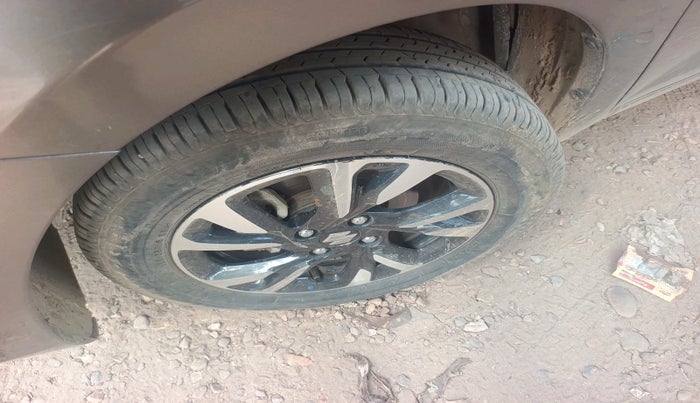 2024 Maruti Swift ZXI PLUS, Petrol, Manual, 15,705 km, tyre