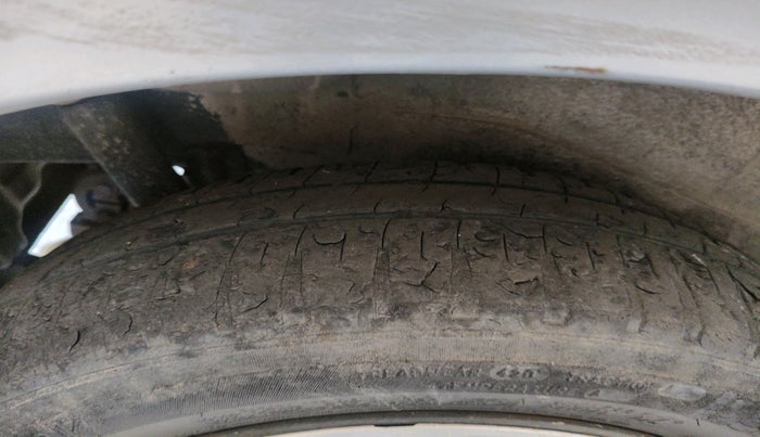 2014 Maruti Wagon R 1.0 VXI, CNG, Manual, 82,861 km, tyre